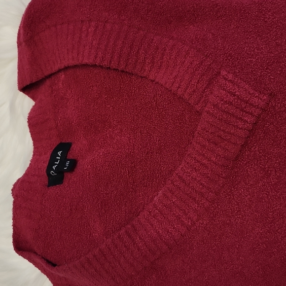 Dalia Velour Top - Picture 8 of 8